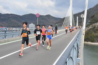 １１１２人が海、島を堪能　備前市で「備前♡日生大橋マラソン」