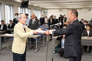 赤い羽根共同募金 配分交付式　県内８５施設・団体に２・１億円