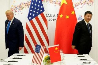 トランプ政権で台湾海峡を初航行　中国は軍事演習実施、対立激化も