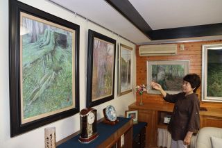 自然の迫力描き出す絵画４４点　真庭の岩元さん　自宅で初個展