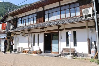 湯原温泉街にゲストハウス「おゆックリン」オープン　空き店舗活用、旅人と住民結ぶ機会提供