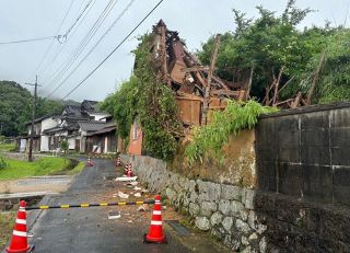 岡山県内大雨 鉄道乱れ、避難情報発令　２６日も激しい雨、計画運休も