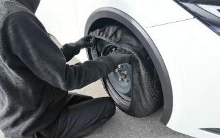 「生活＝ワイド」布製タイヤチェーンが普及　冬、車のトラブル防ぐには