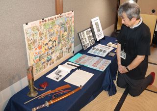 明治～昭和のおもちゃや教科書　倉敷・難波家本宅に展示　子どもの生活触れて