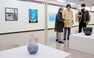 新春恒例 倉敷美術展が開幕　郷土作家の陶芸や絵画９１点