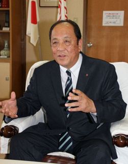 【ズームアップ】玉野市議会議長になった三宅宅三さん　議会改革を推進