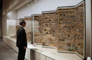 洛中洛外図屏風を公開　福山・歴史博物館 収集家守屋さん寄贈