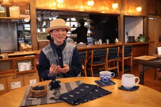 伝統の備後絣、カフェで魅力発信　福山の西東さん 手作り品で彩る
