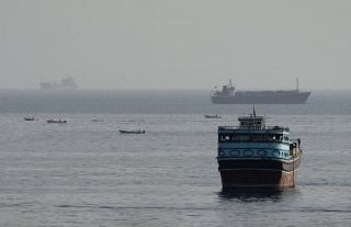 米、合意で港湾封鎖解除か　対イラン「近く成立」
