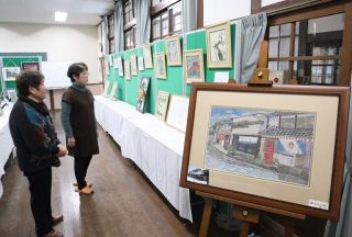 精巧 新聞紙のちぎり絵４０点　美咲の大前さん、南和気荘で個展