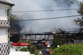 民家が全焼　岡山・沢田