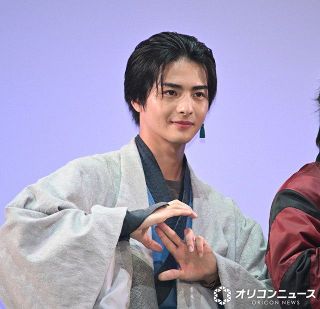 華麗なる一族や」藤井夏恋、夫・アイドラYUの両親&兄との“顔出し”集合