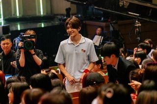 56歳・森高千里、『テレ東音楽祭』にミニスカロングブーツで歌唱