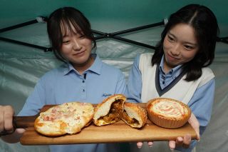 連島れんこんの総菜パン 共同開発　倉敷 古城池高生と地元パン店