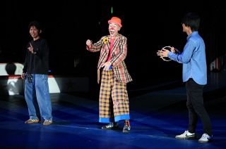 夢運ぶ赤テント 木下大サーカス岡山公演】（5）アメリカンピエロ 舞台