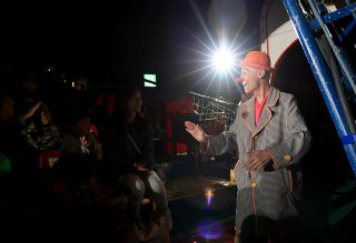 夢運ぶ赤テント 木下大サーカス岡山公演】（5）アメリカンピエロ 舞台