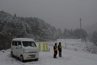【交通情報】雪のため、鳥取、岡山県境で通行止め