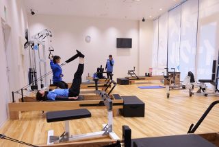 青山商事、マシンピラティス参入　ＦＣ契約で横浜に１号店オープン