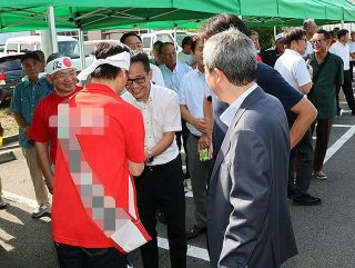 井原市長選 舌戦スタート　両候補、活性化策など訴え