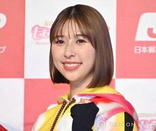 ももクロ玉井詩織、幼少期ショットに「すでに足が長い」「福耳！」「この頃からショートカットがとても似合ってる」