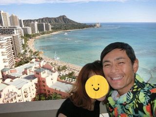 ココリコ遠藤の妻・まさみさん、10年前の“ラブラブ夫婦”ショット公開　青空と海をバックに寄り添うショットも披露