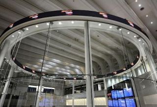東証急伸、一時３４００円超高　初の６万２千円台、米株高追い風
