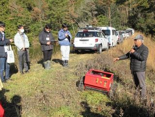 リモコン式草刈り機の導入後押し　岡山県「地域カルテ」作成進める