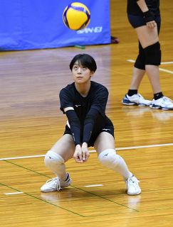 史上最年少ＳＶリーガー誕生　〝宮下２世〟　１５歳セッター佐原（大阪国際高１年）　シーガルズに加入