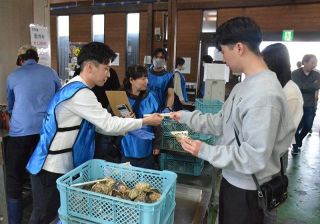 【びぜん「ハレの日」賛歌】ひなせカキフェス（備前市）　まちの特産 年間通じ発信