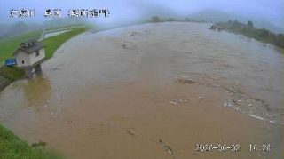 台風６号、レベル４危険警報　九州接近、線状降水帯も