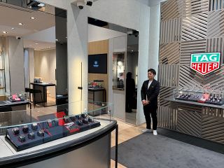 タグ・ホイヤー広島、２１日移転開業　市中心部商店街、トミヤのＦＣ店