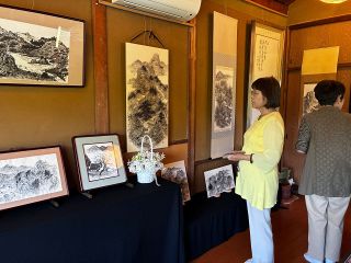 風景描いた南画の作品ずらり　笠岡・神島の飲食店