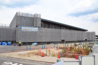 久米総合文化運動公園市民プール命名権 契約法人募集　 津山市、来春オープン