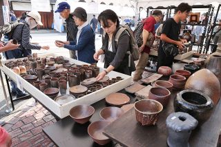 備前焼まつり開幕　大勢の陶芸ファン堪能【動画あり】