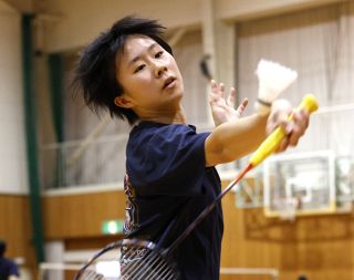 渡辺（倉敷中央）「団体個人でＶを」　５日から世界ジュニアバド