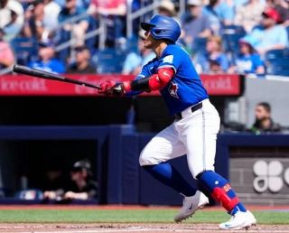 岡本、勝ち越しの１１号ソロ　大谷は菅野と投げ合い