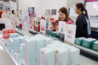 中国、国産化粧品が人気で急成長の街　男性消費も増え、市場が大きく転換