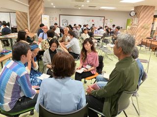 「ユースワーク」に注目　若者と地域のつながりを　第３の居場所・ユースセンター軸に