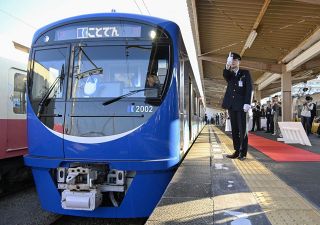 鮮やかブルー讃岐路駆ける　高松琴平電気鉄道、新型車「２０００形」導入