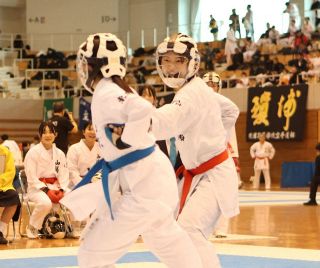 女子団体山陽８強 桃太郎全国高校空手