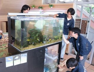 【学校イチ押し図鑑】水の生き物育てるプロに　岡山理科大専門学校アクアリウム学科