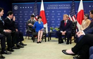 【日米首脳会談】首相、蜜月演出に腐心　「弱腰批判」再燃リスク