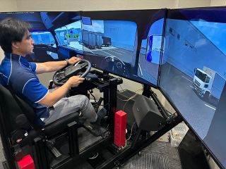 トラック走行シミュレーター導入　ＯｋａＳｙｏ、ドライバーの練習に