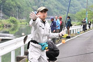 ニジマス釣り大会　美作の吉野川など３カ所