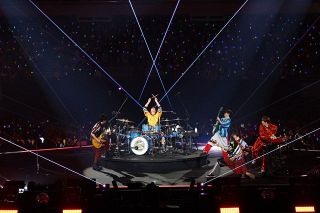 SUPER EIGHT、“バンドの聖地”日本武道館で初ライブ「俺らの青春はこっからやぞ！」【ライブレポート】