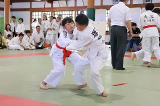 柔道、剣道 小中学生３４０人熱戦　勝央で美作地区スポ少大会
