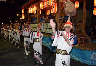 城下町彩る優雅な舞　高梁・松山踊り開幕 １６日まで