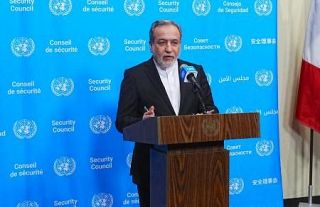 ７日以内の開放「米次第」　イラン外相、海峡巡り