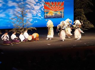 沼隈神楽が躍動 戸手の太鼓は迫力　福山「まつりの世界」で観衆魅了