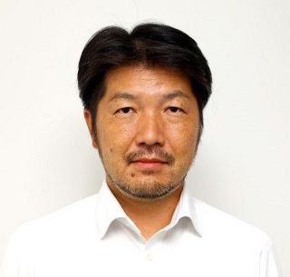 先人に感謝し桃味わう　経済部副部長 大島望